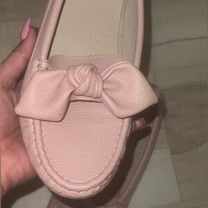 Elegant Pink Loafers with Bow Detail
